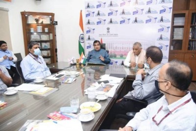 Nitin Gadkari emphasises on fixing driving hours for truck drivers of commercial vehicles