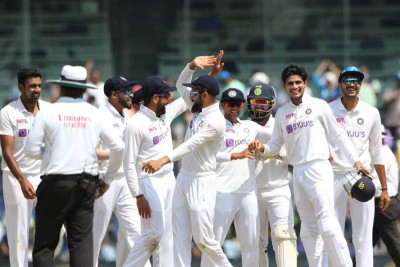 India thrash England by 317 runs in 2nd Test, level series 1-1