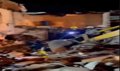 Eleven dead as building collapses in Mumbai