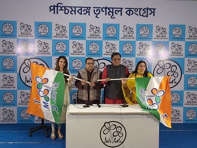 Tollywood actors Piya Sengupta and and Kaushani Mukherjee join Trinamool ahead of 2021 West Bengal Assembly elections