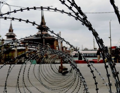 Jammu and Kashmir: 15 plastic explosive sticks recovered in Tanghdar sector