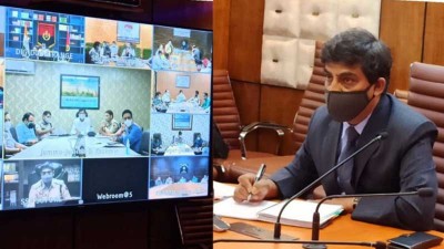 Kashmir: Chief Secretary chairs maiden meeting with the district administrations