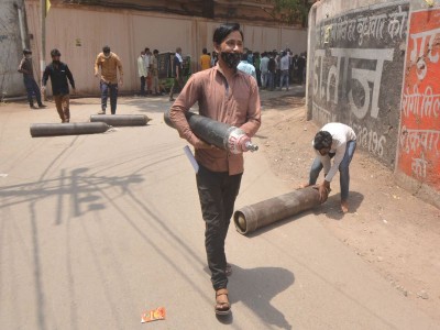 'Water has gone above head': Delhi High Court to Centre on Oxygen crisis