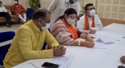 Bengal: BJP's Bhabanipur bypoll candidate Priyanka Tibrewal files nomination
