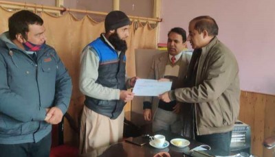Jammu and Kashmir: Dir Horticulture distributes certificates among trainees  