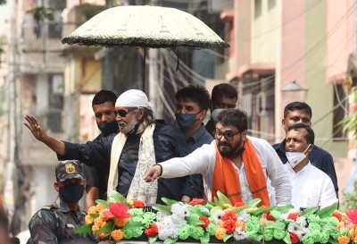 Mithun Chakraborty campaigns for Babul Supriyo in Bengal