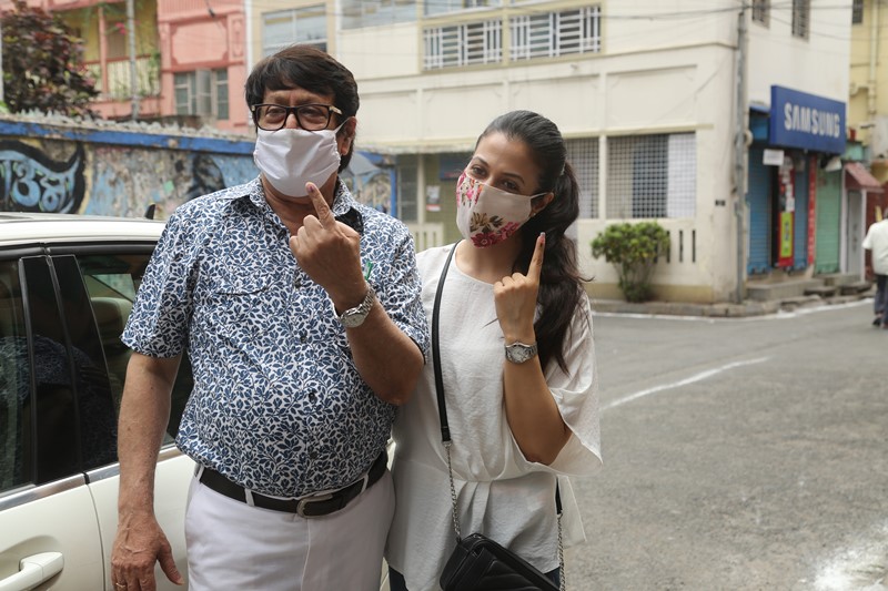 West Bengal Assembly polls: Celebrities exercise their voting rights