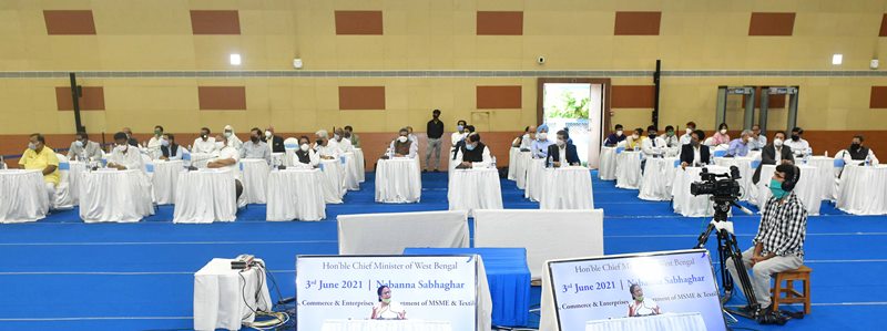 Mamata Banerjee meets representatives of Chambers of Commerce and Industry Associations at Nabanna