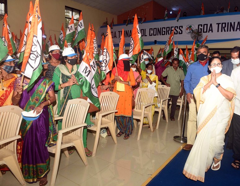 Mamata Banerjee meets a family during her visit in Goa