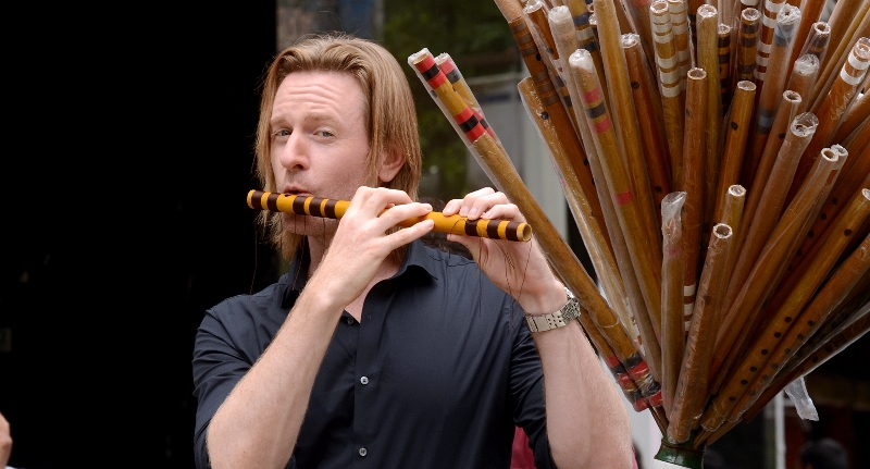 Golondaaj actor Alexx O'Nell spends time in Kolkata