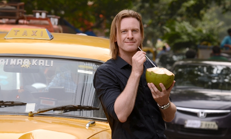 Golondaaj actor Alexx O'Nell spends time in Kolkata