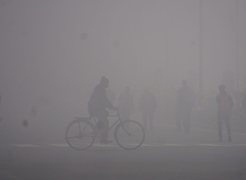 Dense fog in Delhi