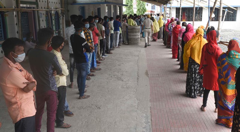 Voters wait in queue to cast vote in Bengal's North 24 Parganas