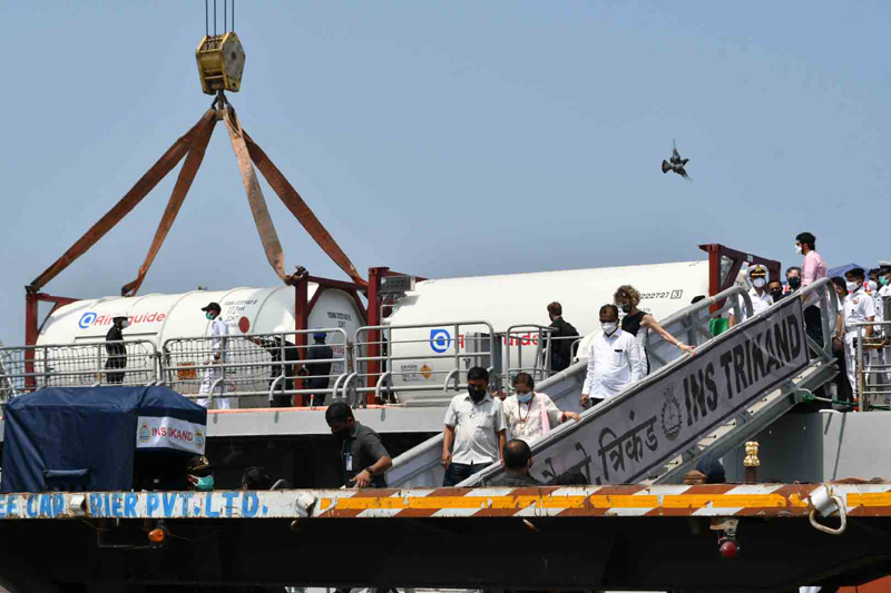 Oxygen tanks reach Mumbai