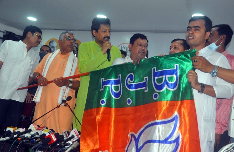 More people join BJP in Kolkata
