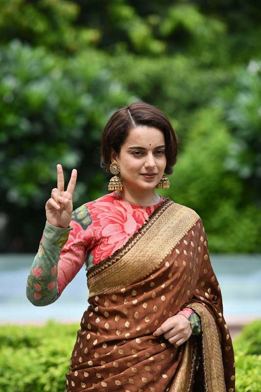 Kangana Ranaut addresses press conference over Thalaivi