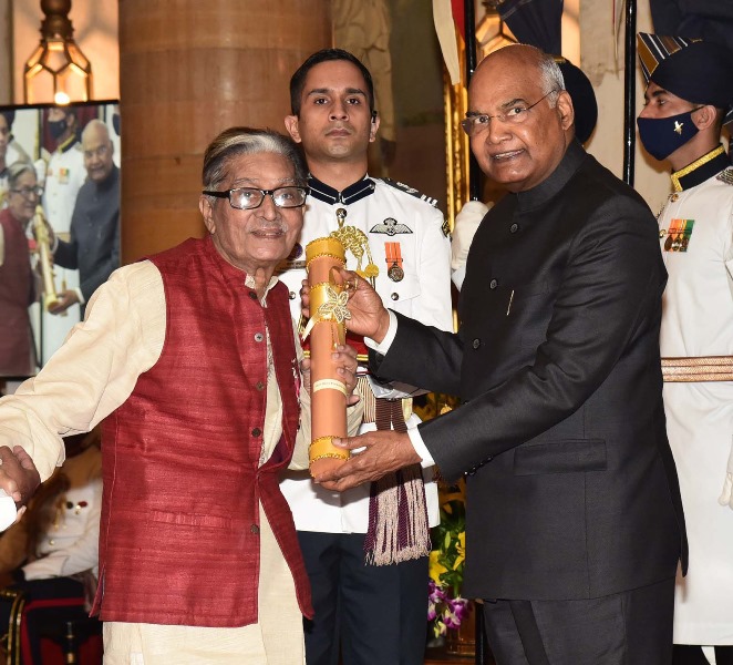Prez Ram Nath Kovind presents Padma Shri, Padma Bhushan awards to dignitaries at Rashtrapati Bhavan in Delhi