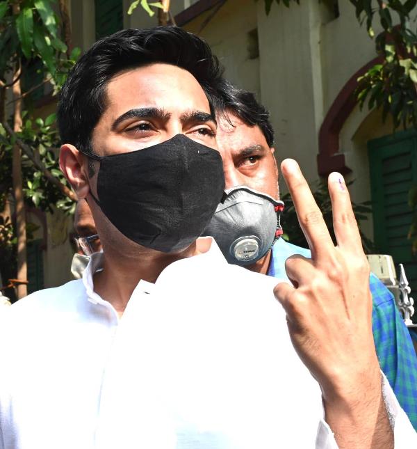 West Bengal votes in seventh phase of assembly elections