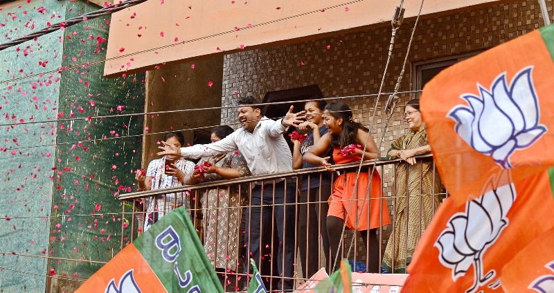 Bengal polls: Amit Shah holds roadshow for BJP candidates Babul Supriyo, Srabanti Chatterjee and Payel Sarkar in South Kolkata