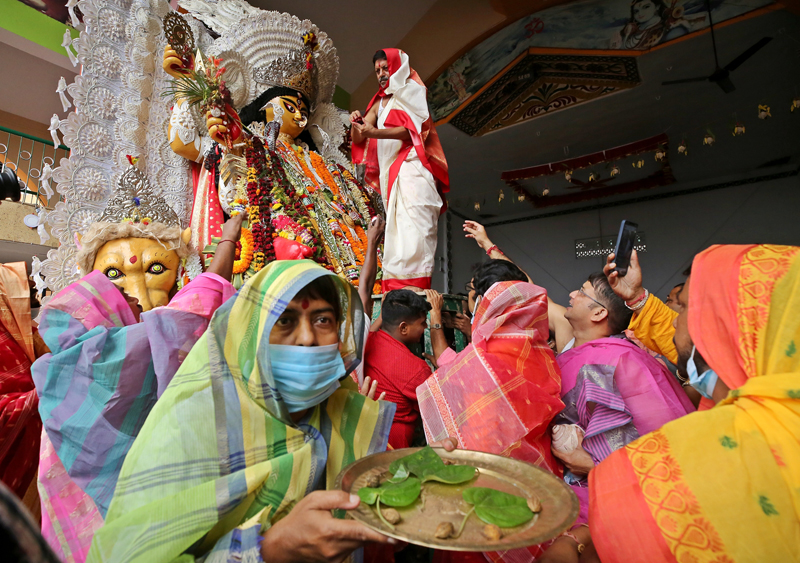 Where men cross-dress to welcome goddess Jagadhatri in West Bengal