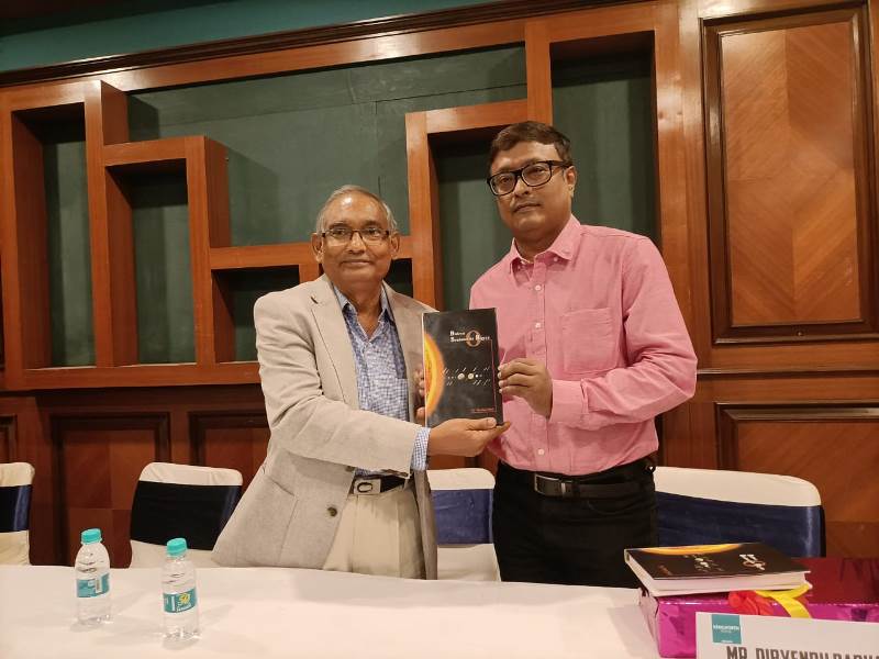 Actress Ananya Chatterjee launches eminent scientist Dr. Motilal Maiti's book BishwoBrahmando O Bijnan