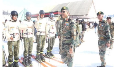 Jammu and Kashmir: Army organises Amrit Jyoti Gulmarg winter festival