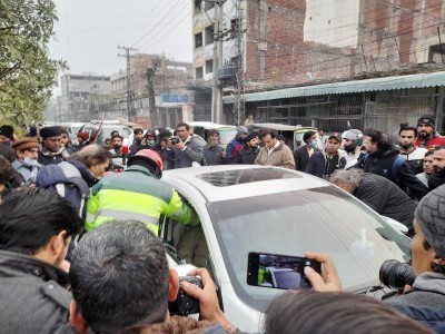 Pakistan: Crime reporter shot dead outside Lahore Press Club