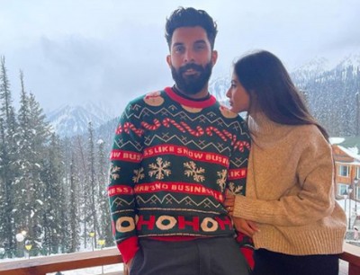 Mouni Roy, hubby Suraj Nambiar enjoy honeymoon in Kashmir
