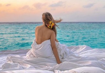 Mouni Roy's latest Instagram images will make your Saturday special, check out