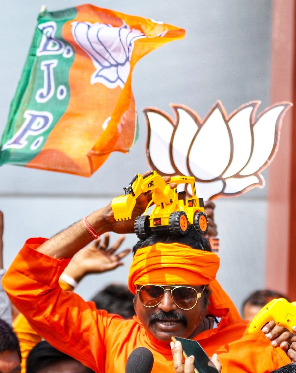 India in Politics : MAR 10 , 2022