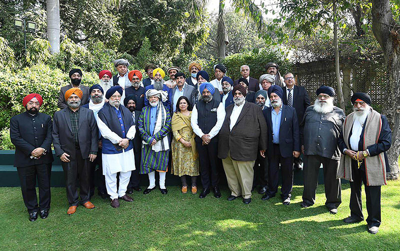 Narendra Modi meets Afghan Sikhs, Hindus