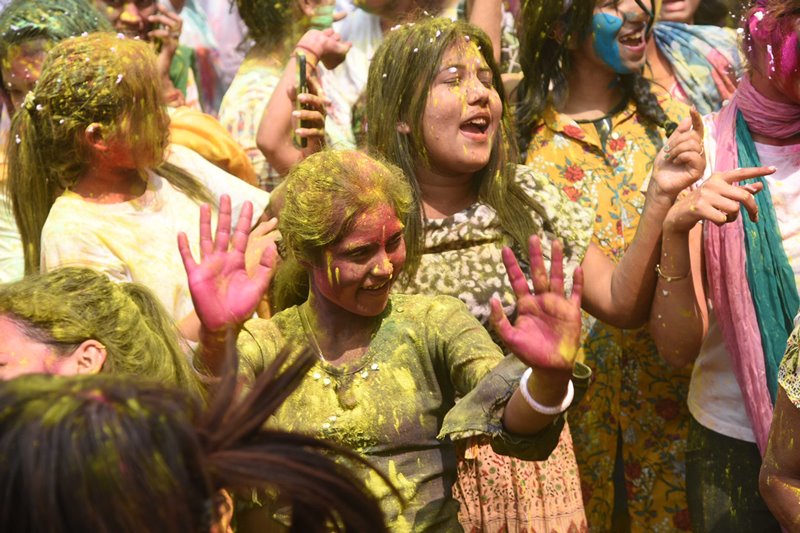 India celebrates Holi