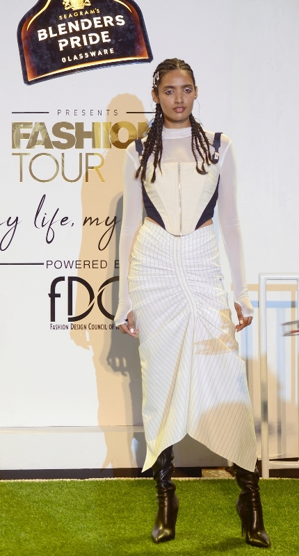 Rajkummar Rao, Patralekhaa, Harmanpreet Kaur dazzle at Blenders Pride Glassware Fashion Tour