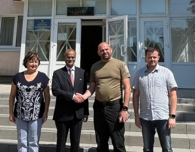 Indian govt hands over humanitarian aid to war-hit Ukraine