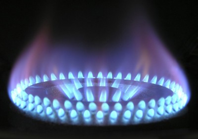 Pakistan: Inflation-hit population struggles amid gas outages during Sehr