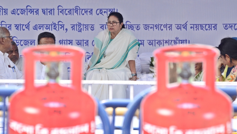 Mamata Banerjee holds dharna against Centre in Kolkata