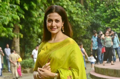 Koel Mallick sustains injury during shoot for Ekti Khunir Sandhaney Mitin