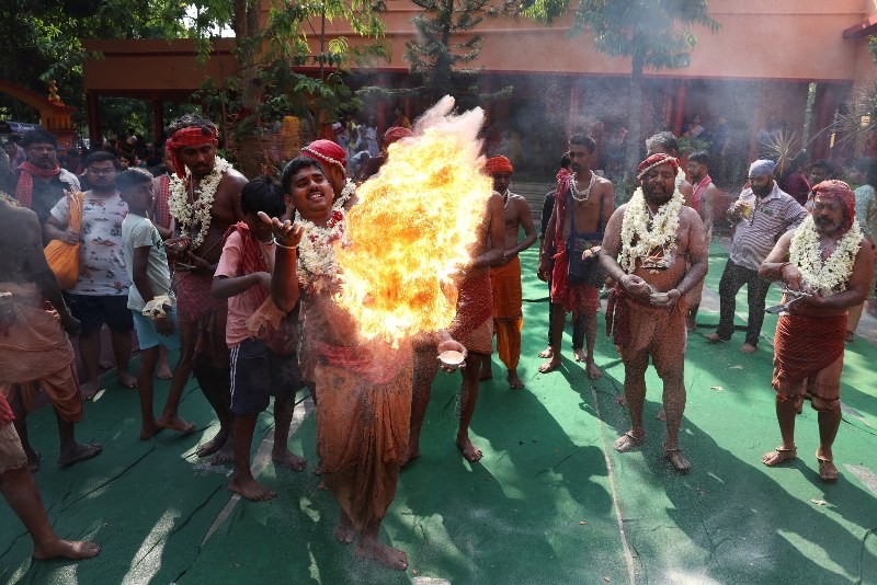 In Images: Gajan Festival In Bengal