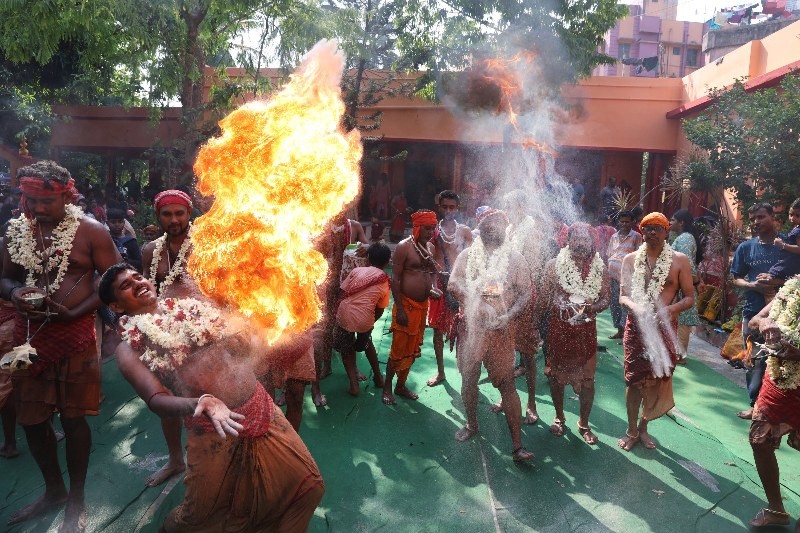 In Images: Gajan Festival In Bengal