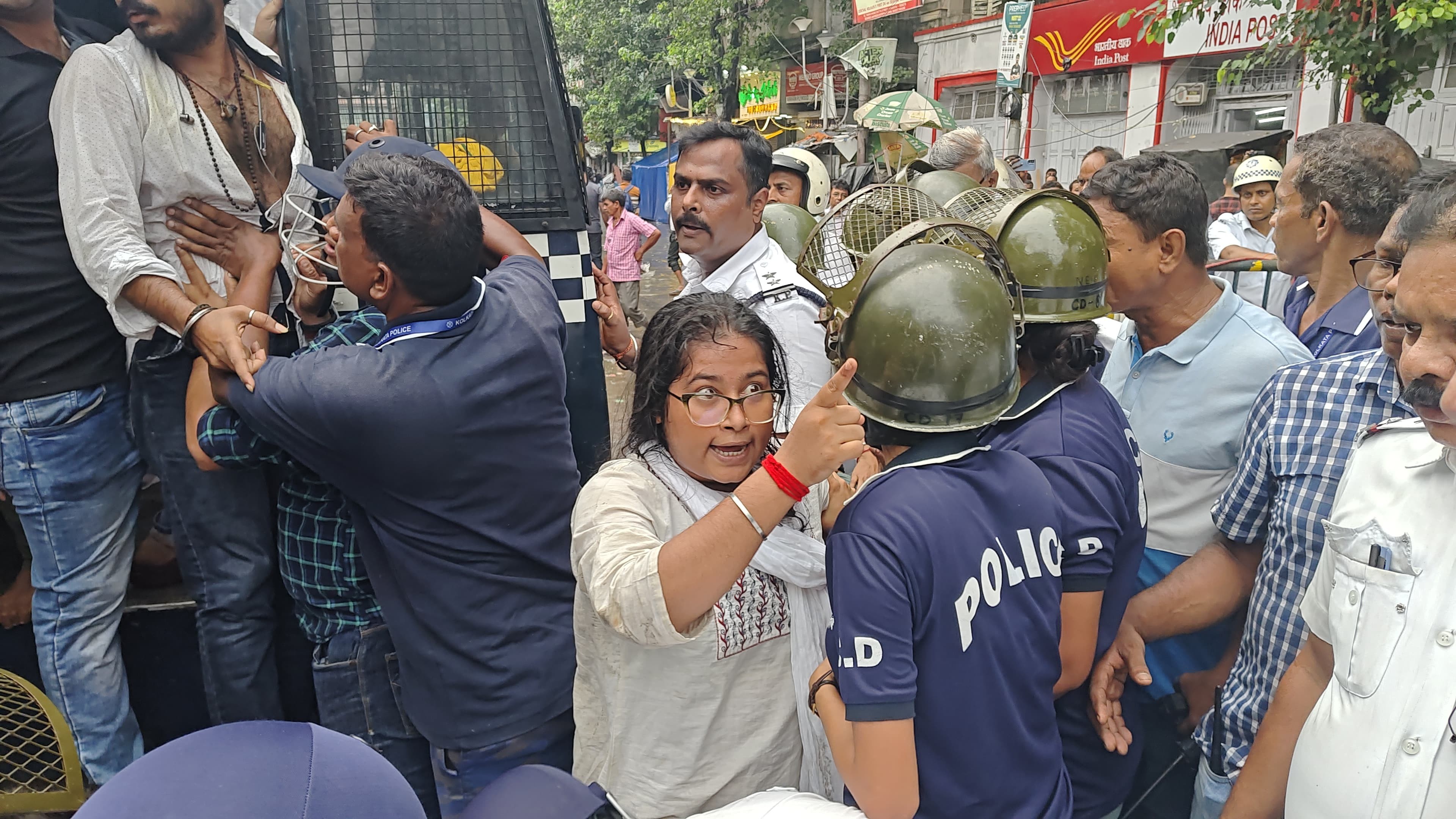 In Images: BJP student wing ABVP staged protest against Kolkata law student gang-rape