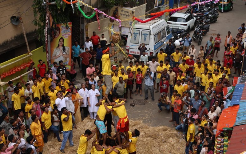 In Images: Kolkata celebrates Krishna Janmashtami with Dahi Handi festival