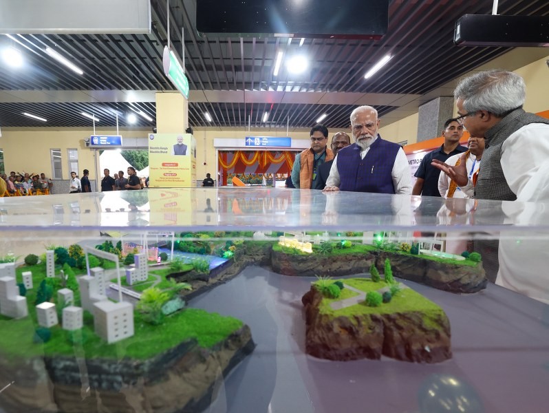 In images: PM Modi visits exhibition during inauguration of new metro routes in Kolkata