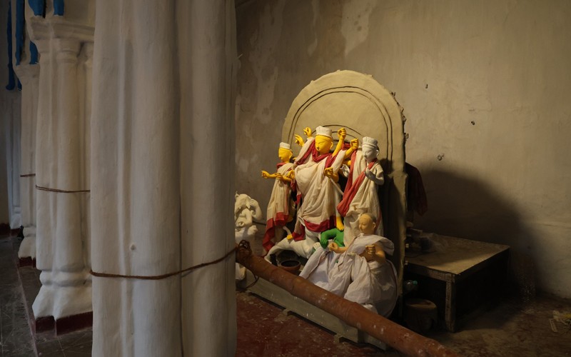 In Images: Artisan paints eye of Goddess Durga at Kolkata's 330-Year-Old Hara Kutir residence
