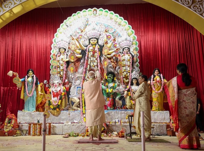 In Images: PM Modi Visits CR Park Durga Puja Pandal in Delhi on Ashtami