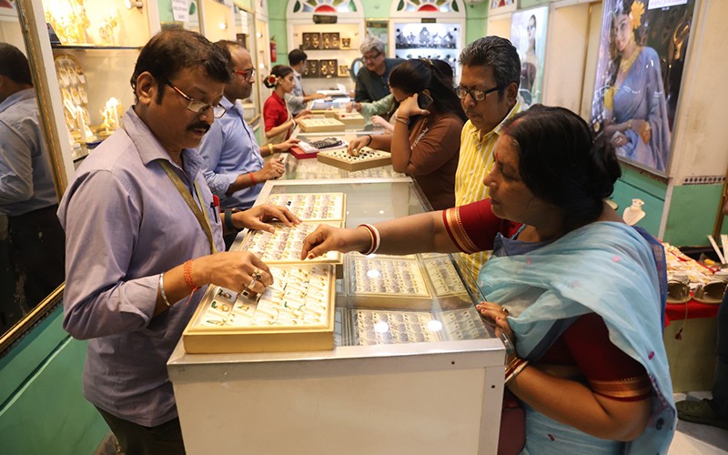 In Images: Kolkata jewellers see festive rush on Dhanteras