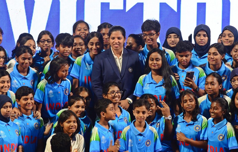 In Images: From cheers to honours — Kolkata hails World Cup hero Richa Ghosh at Eden Gardens