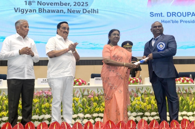 In Images: Droupadi Murmu confers 6th National Water Awards & Jal Sanchay Janbhagidari Awards