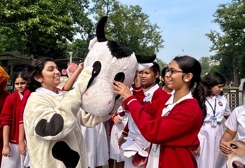 In Images: PETA and students rally against Supreme Court’s animal rounding order in Kolkata