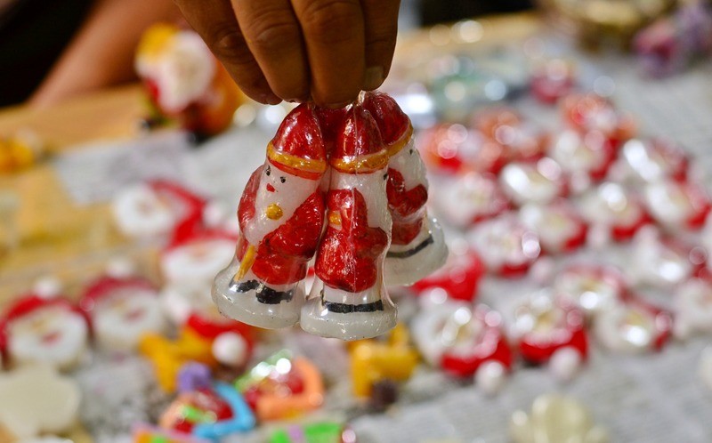 Kolkata wax artist Tuhin Mukherjee brings Santa Claus to life ahead of Christmas