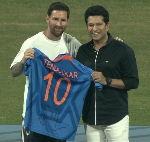 In images : Messi joins Sachin Tendulkar during mega Mumbai event